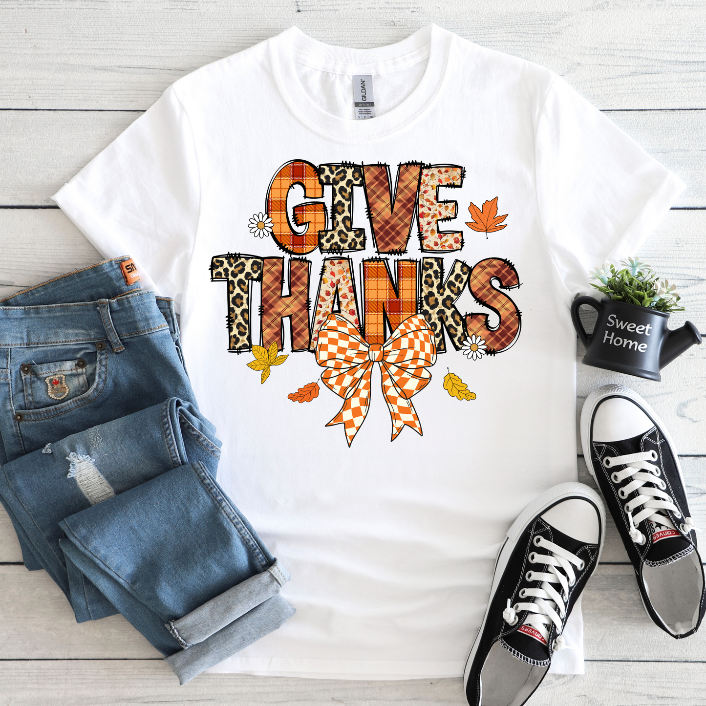 HOLIDAY VIBES - GIVE THANKS TEE